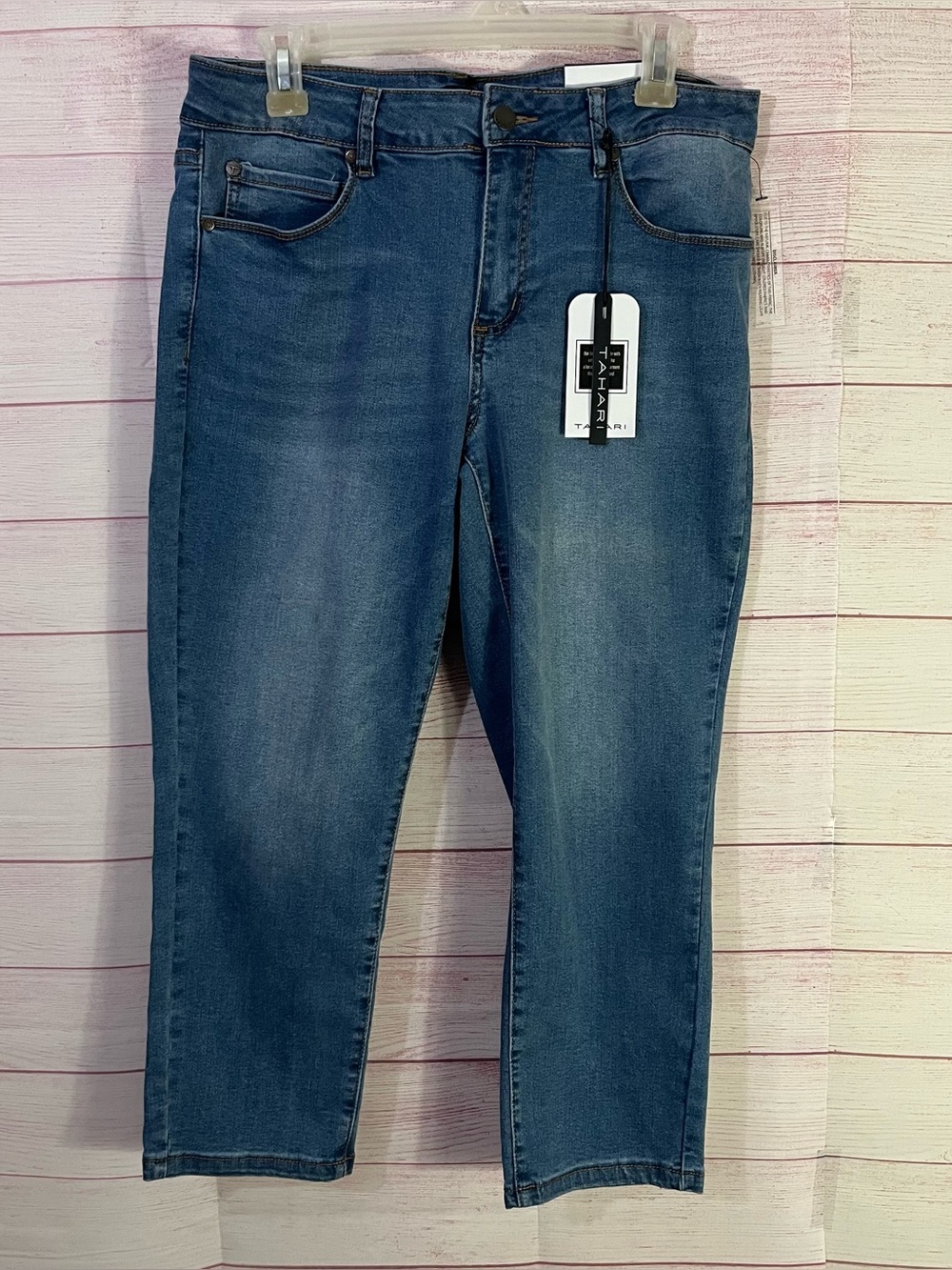 Tahari NWT Hannah Rayon Denim Mid-rise Capri Size 12/31